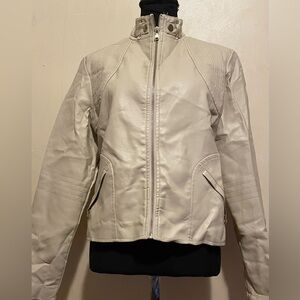 Cream Women's Jacket
Not refund after purchased.